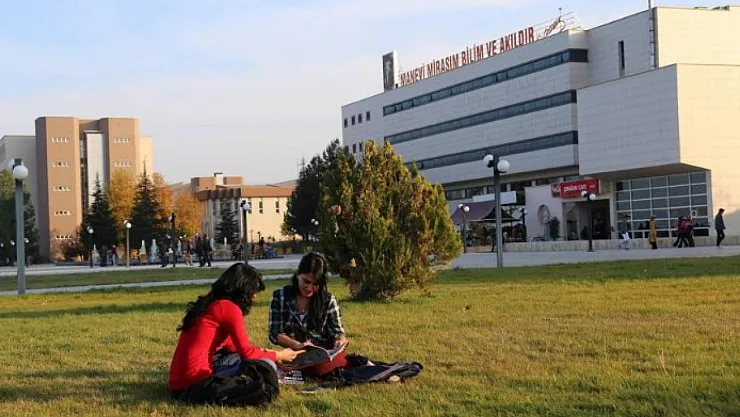Hukuk Fakültesi Barajı Tartışması: 100 Binden 125 Bine Geri Dönüş