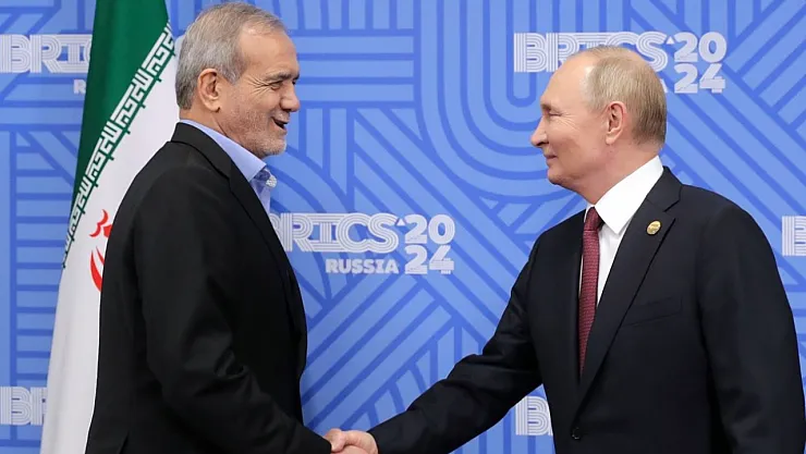 İran'dan barış çağrısı: 'Afganistan ve Pakistan dostluk yolunu seçecek'