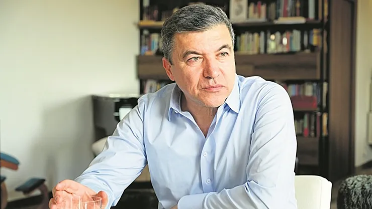 İsmail Küçükkaya Halk TV'den Ayrıldı: 'Yeni Bir Sabah'ta Bayrak Değişimi