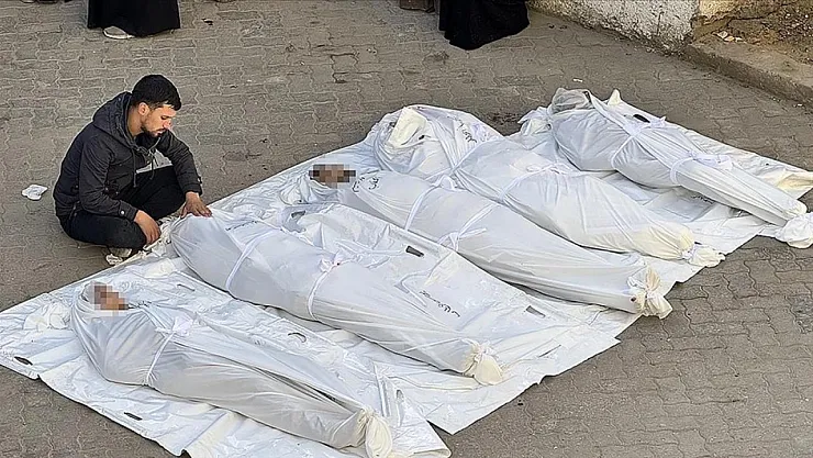 İsrail'in Gazze'ye saldırılarında ölenlerin sayısı 56 bine ulaştı
