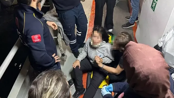 İstanbul Boğazı'nda Korkutan Çarpışma: Beşiktaş - Üsküdar Motoru Yük Gemisiyle Çarpıştı