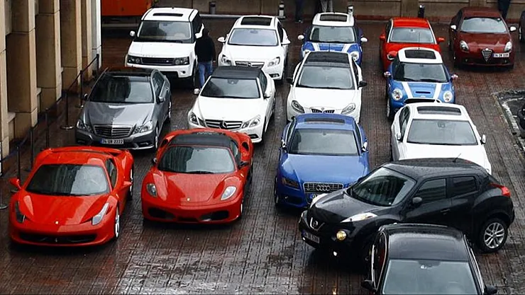 İstanbul'da Dev Operasyon: 288 Milyon TL'lik Lüks Araç Vurgunu Engellendi