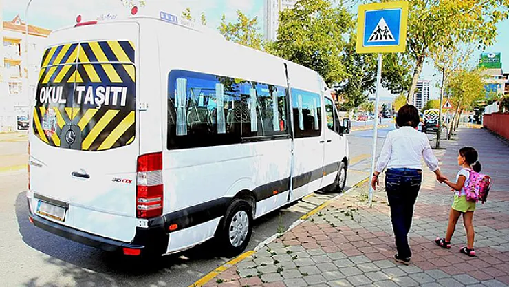 İstanbul'da Okul Servis Ücretlerine Yüzde 50 Zam Talebi: Veliler Endişeli