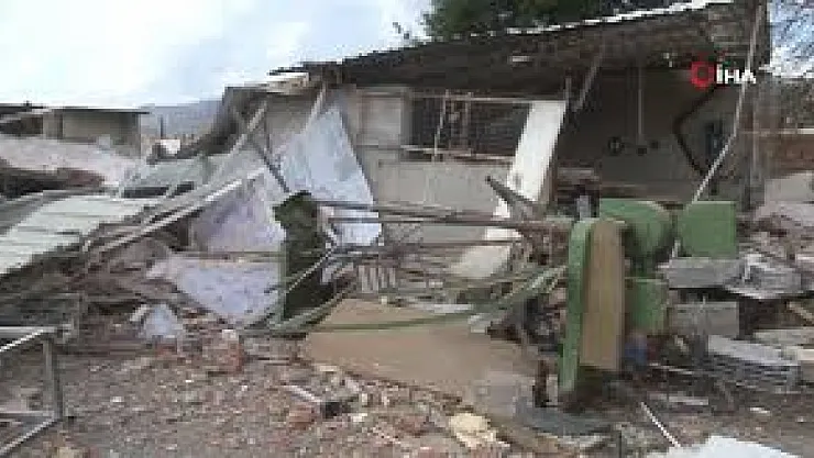 İzmir'de Korkutan Patlama: Bayraklı'da Bir Ev Yıkıldı, 75 Yaşındaki Kişi Yaralandı!