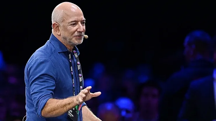 Jeff Bezos'tan Çarpıcı Gelecek Senaryosu: Milyonlarca İnsan Yakında Uzayda Yaşayacak!