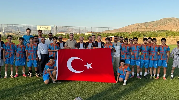 Kale'de 30 Ağustos Coşkusu Dostluk Maçıyla Taçlandı