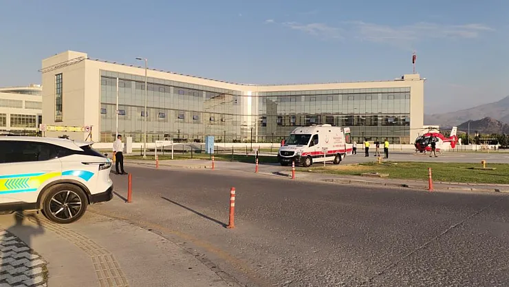 Kamyon ile otomobil çarpıştı: 1 ölü ve 1 yaralı