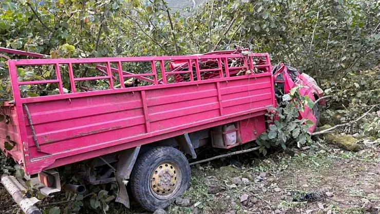 Kamyonet Bahçeye Yuvarlandı, 4 Kişi Hayatını Kaybetti