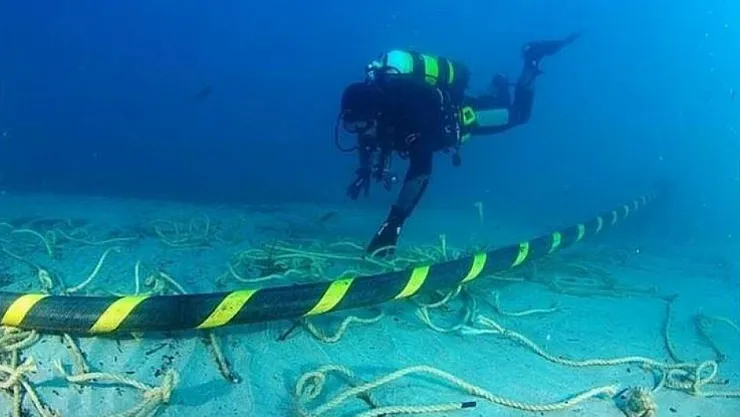 Kızıldeniz'de kablo krizi: Microsoft uyardı