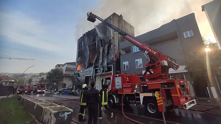Kocaeli'de Parfüm Deposunda Feci Yangın: 6 Kişi Hayatını Kaybetti, 1 Kişi Yaralı