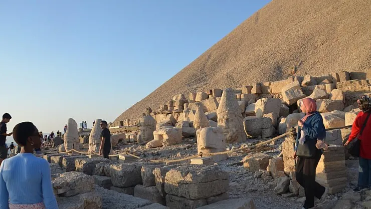 Kültürler Nemrut'ta buluştu
