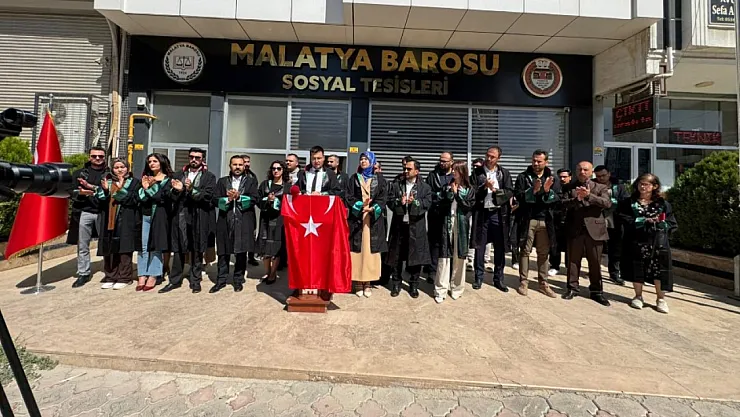Malatya Barosu Önünde Anayasa Vurgulu Tepki: 'Kırmızı Çizgilerimiz Yok Sayılamaz'