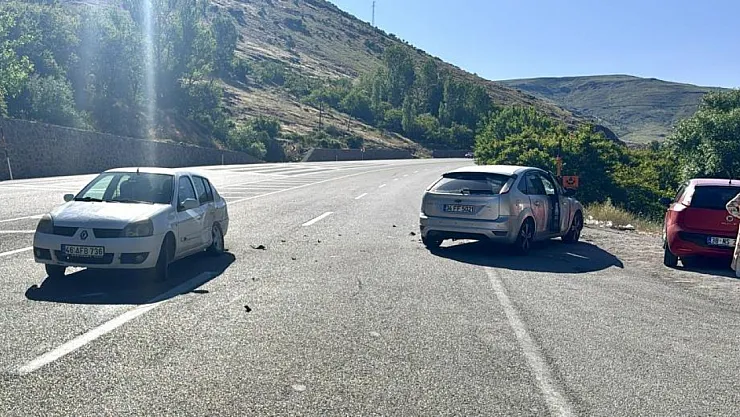 Malatya'da 2 otomobil çarpıştı: 1 yaralı