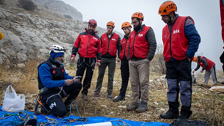 Malatya'da Arama Kurtarma Ekibinden Nefes Kesen Eğitim
