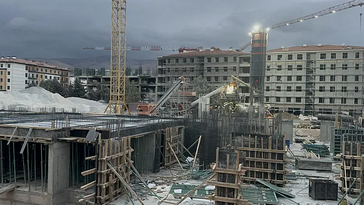 Malatya'da Aynı Gün İki İşçi Yüksekten Düştü