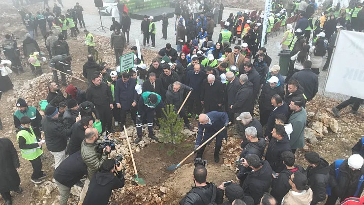 Malatya'da Geleceğe Umut Aşısı: Beydağı'na Yüz Binlerce Tohum ve Fidan Dikildi
