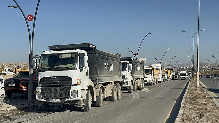 Malatya'da Kamyoncular Kontak Kapattı