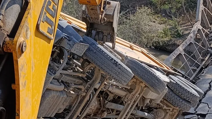 Malatya'da köprü çöktü: 1 yaralı