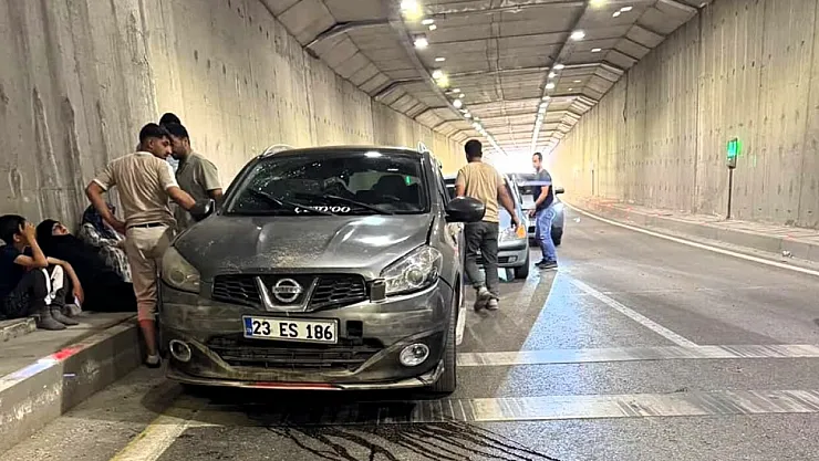 Malatya'da Tünel Girişinde Kaza: 2 Yaralı