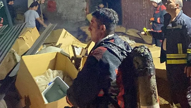 Malatya'da Tütün Fabrikasında Yangın: Sabaha Karşı Kontrol Altına Alındı