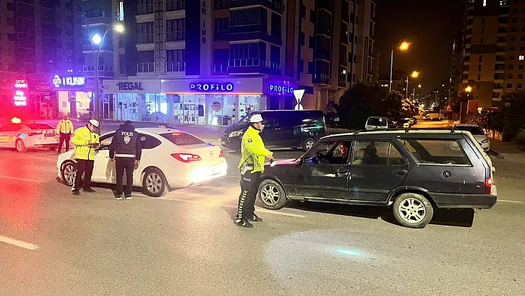 Malatya'da Yüzakı Caddesi'nde Geniş Denetim