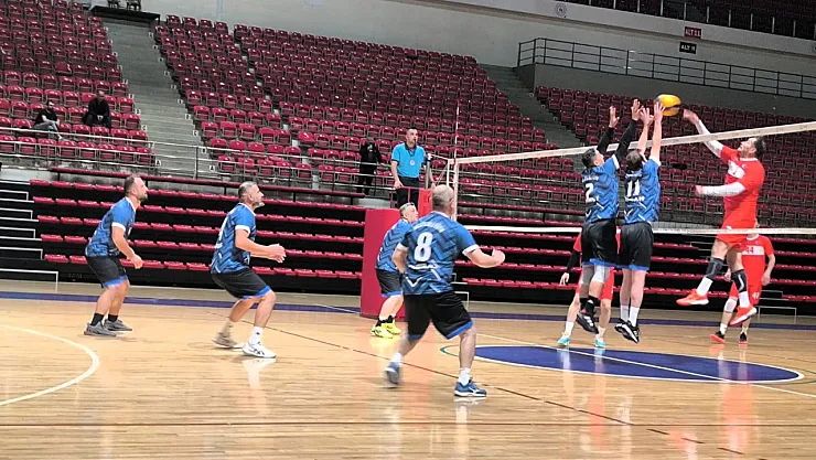 Voleybolda Malatya ekibi Türkiye üçüncüsü oldu