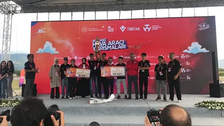 Malatya Fen Lisesi Öğrencilerinden TEKNOFEST'te Gururlandıran Başarı