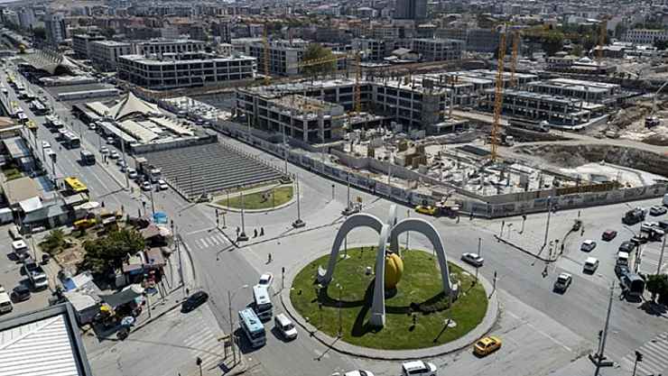 Malatya Halkı Kimi Takdir Ediyor, Kimi Eleştiriyor