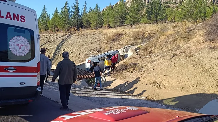 Malatya Hekimhan'da Otomobil Devrildi: 3 Kişi Yaralandı