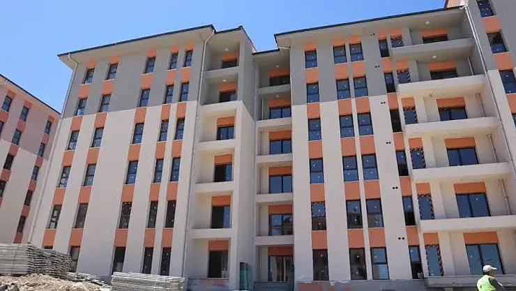 O konutlarda anahtar teslimi yapılacaktı! Ertelendi!..