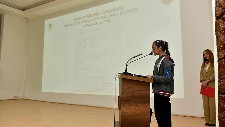 Öğrencilerden Mehmetçik'e Şiirli Ziyaret