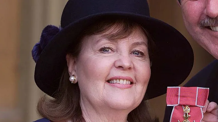 Oscar Adayı İngiliz Oyuncu Pauline Collins 85 Yaşında Hayatını Kaybettİ