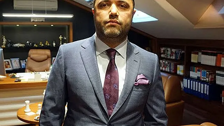 Rüşvet, Casusluk, FETÖ' İddialarıyla Gözaltına Alınan Rezan Epözdemir Adliyeye Sevk Edildi