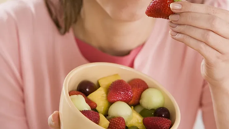 Sabah Aç Karnına Bu Meyveleri Yiyen Gün Boyu Zinde Kalıyor! Etkileri Katlanarak Artıyor