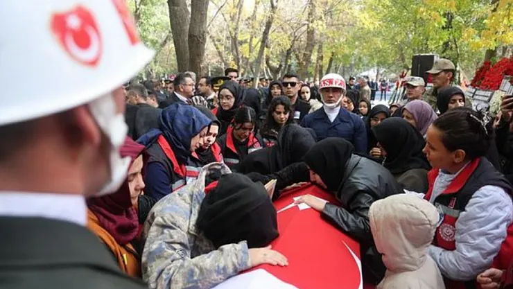 Şehitler Memleketlerinde Gözyaşlarıyla Defnedildi