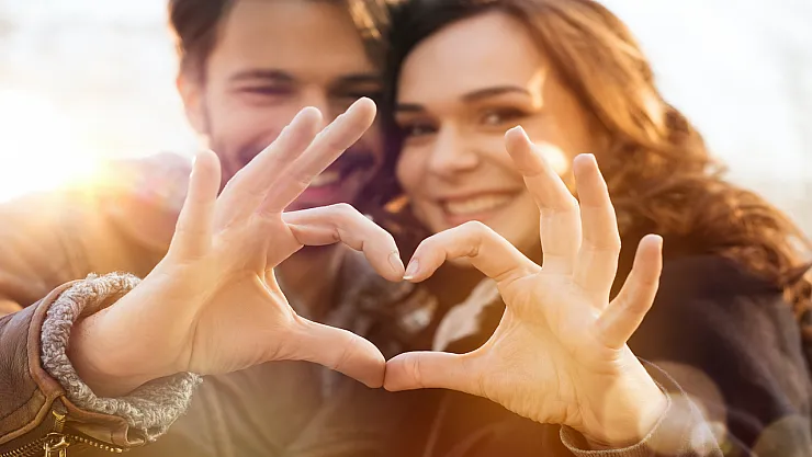 Sevgililer Neden Zamanla Birbirine Benzer? Bilimsel Açıklama