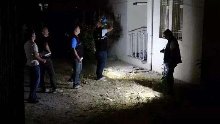 Sigara İçerken Dengesini Kaybetti: 14 Yaşındaki Kız Zemine Düştü