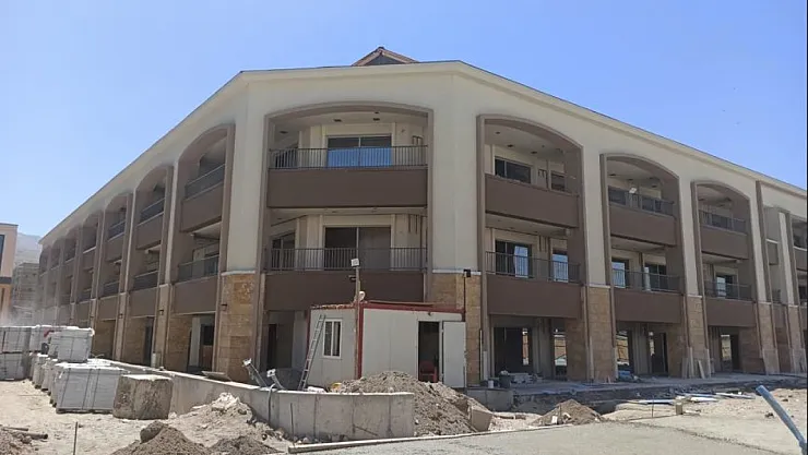 Şire pazarı esnafından tepki 'Dükkanlar küçük, ulaşım zor'