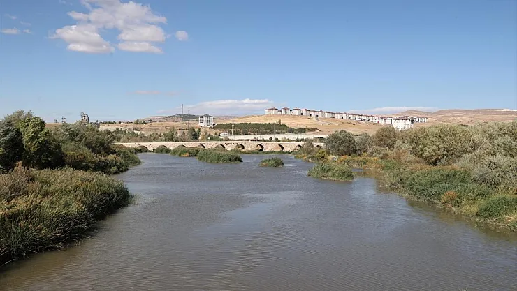 Sivas'tan Karadeniz'e Uzanan Nehirde Tarihi Düşüş