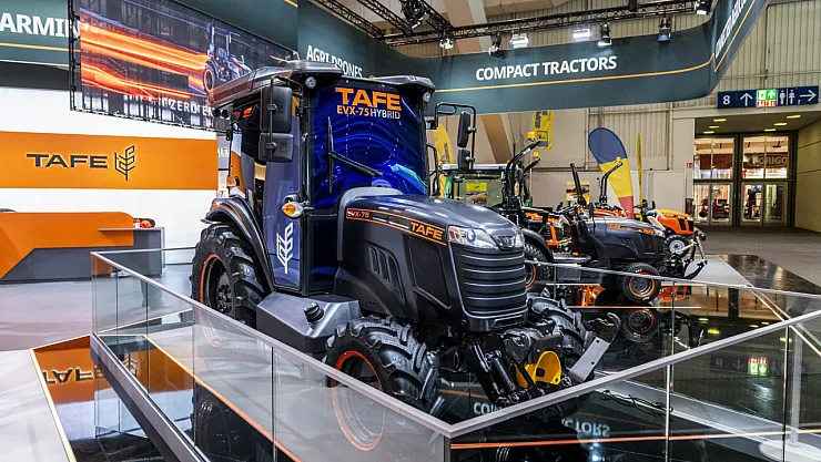 TAFE'den Tarımda Yeni Çağ: Elektrikli Hibrit Traktör EVX75 Agritechnica 2025'e Damga Vurdu