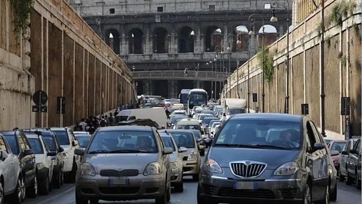 Trafikte 10 Dakika Bekleyene Otoyol Ücreti Geri Ödenecek