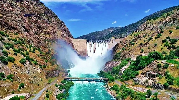 Türkiye'nin Enerji Devlerinden Biri: Karakaya Barajı Milyonlarca Eve Elektrik Sağlıyor