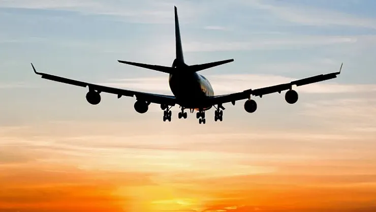 Uçakta Su Artık Ücretsiz: Bakan Uraloğlu Yeni Uygulamayı Duyurdu