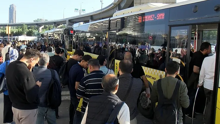 Ulaşımda Yeni Dönem Başlıyor: 60-65 Yaş Üzeri Vatandaşlara Ücretsiz Toplu Taşıma Müjdesi