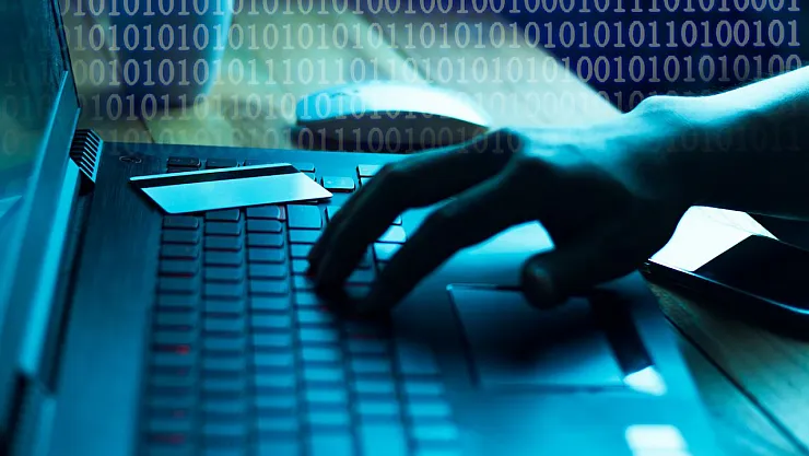 Uyurken Telefonuna Sızıldı, 628 Bin TL'si Buhar OldU