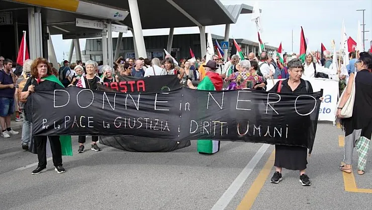 Venedik Film Festivali'nde Filistin İçin Güçlü Mesaj: Lido Adası'nda Binlerce Kişi Yürüdü
