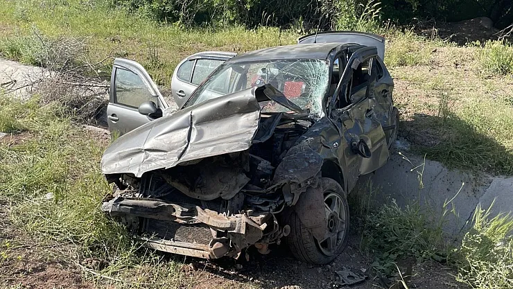 Virajı alamayan araç şarampole devrildi: 10 kişi yaralandı