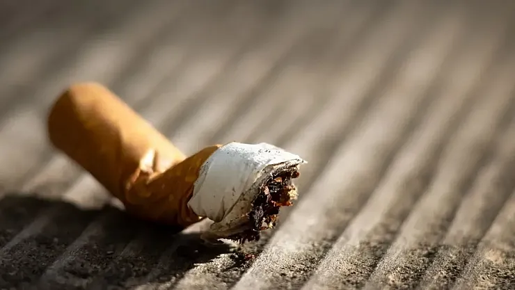 Yeşilay'dan Çarpıcı Uyarı: Gençlerin Yüzde 62'si 18 Yaşından Önce Sigara İçmeye Başlıyor!