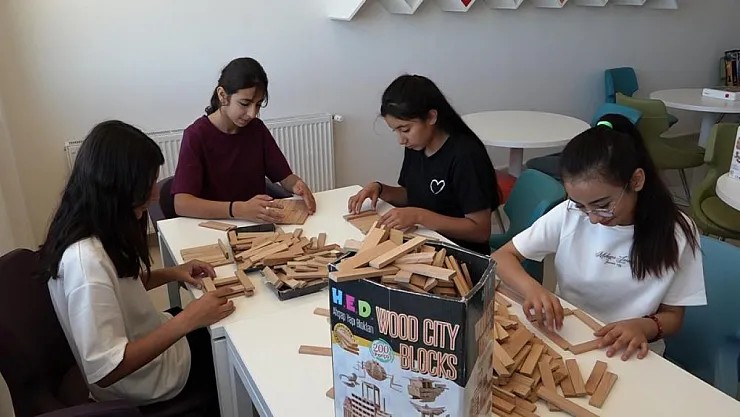 Yeşilyurt çocuk şenliği yoğun ilgi gördü