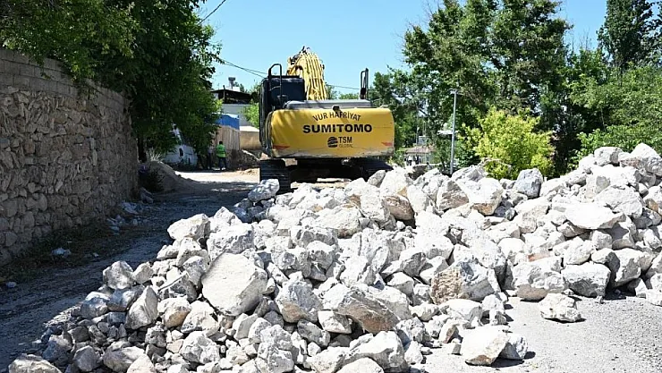 Yeşilyurt'ta yollar daha güvenli hale geliyor